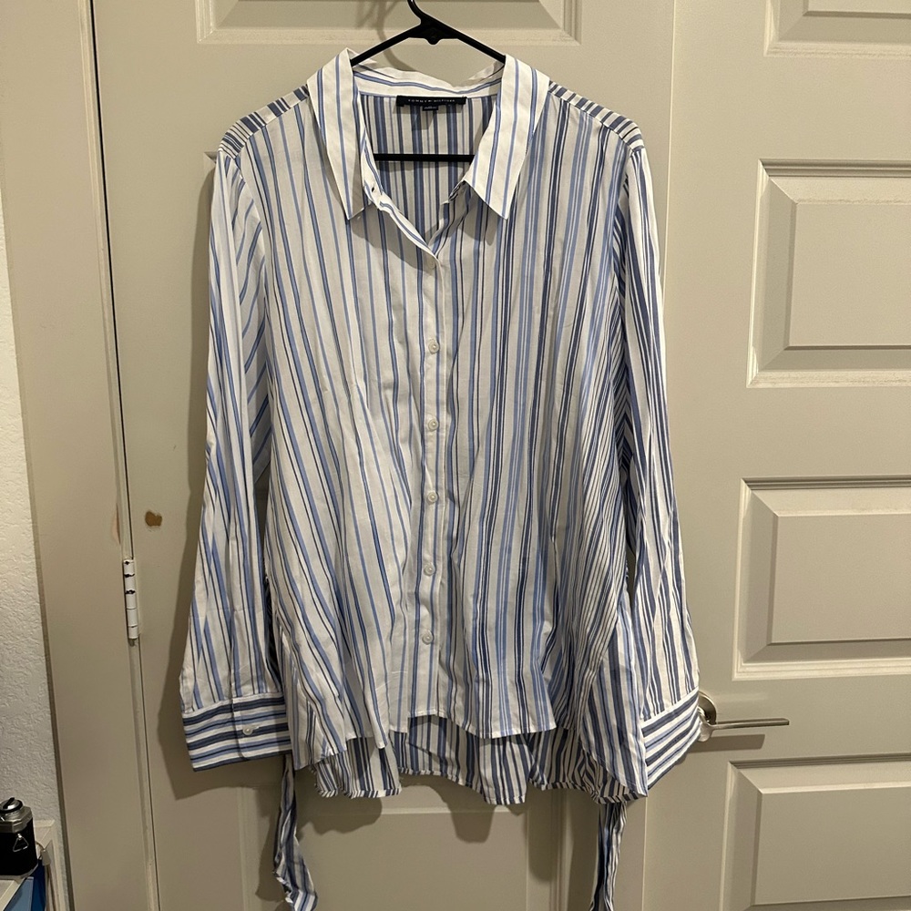 Tommy Hilfiger striped button up, great condition